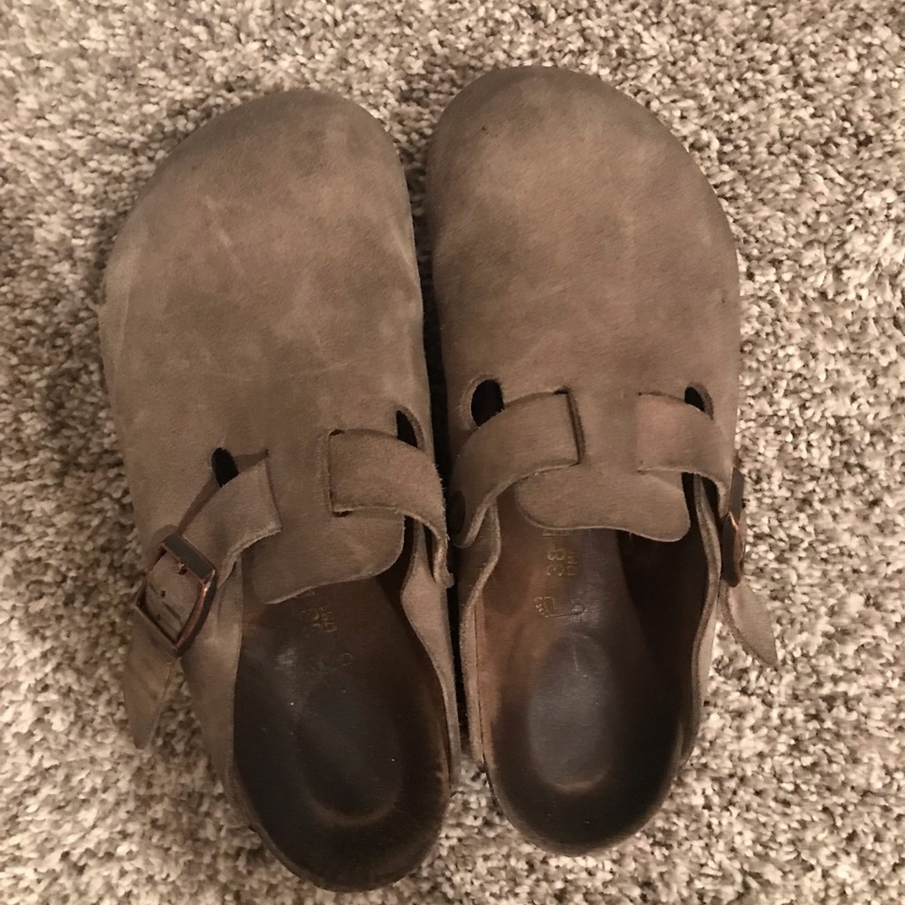 BIRKENSTOCK BOSTON CLOG. Size 38. Tan Suede.